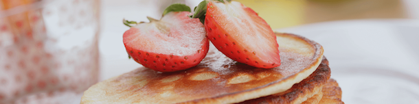 pancakes with strawberries